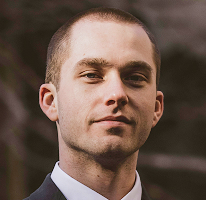 Retrato de Thomas Whitfield, analista especializado en trading dentro del mercado cripto